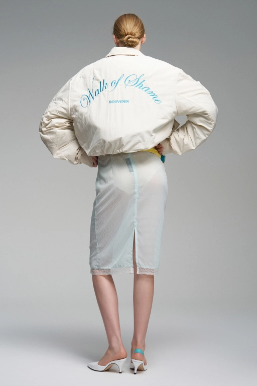 Бомбер с контрастной подкладкой