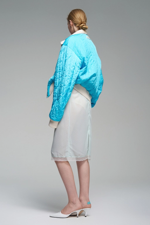 Бомбер с контрастной подкладкой