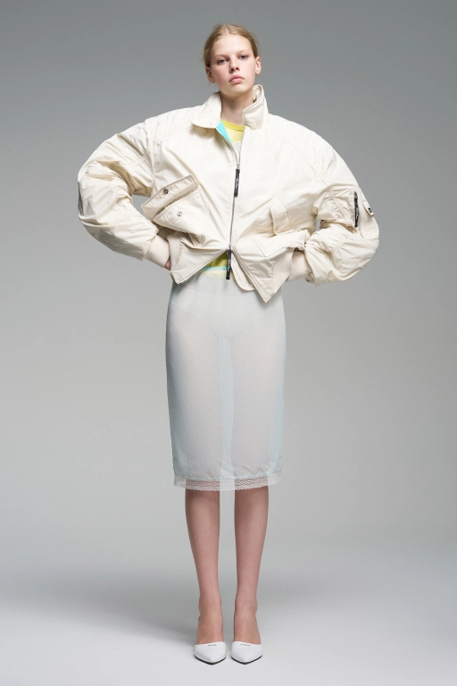 Бомбер с контрастной подкладкой