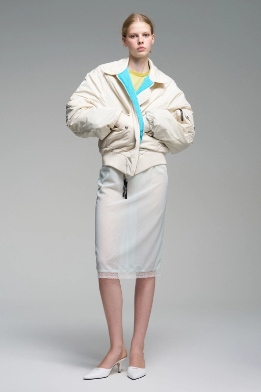 Бомбер с контрастной подкладкой