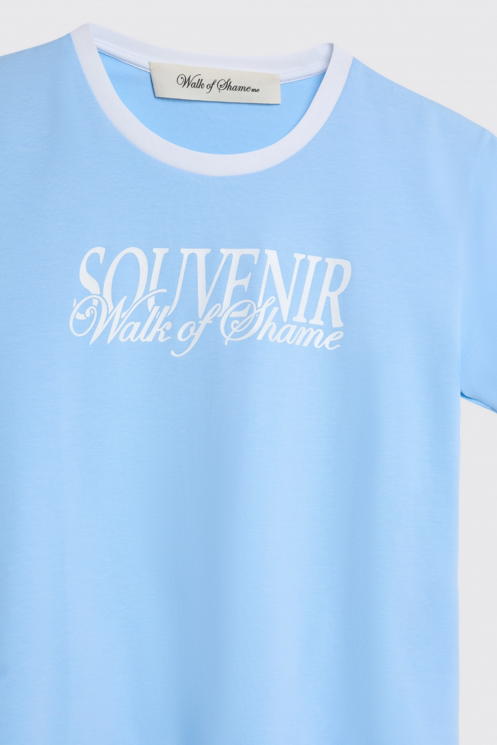 Приталенная футболка "Souvenir"