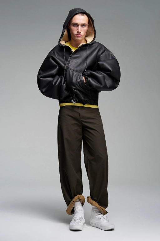 Кожаный бомбер с подкладкой из овчины