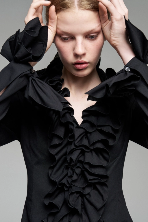 Блуза с рюшами