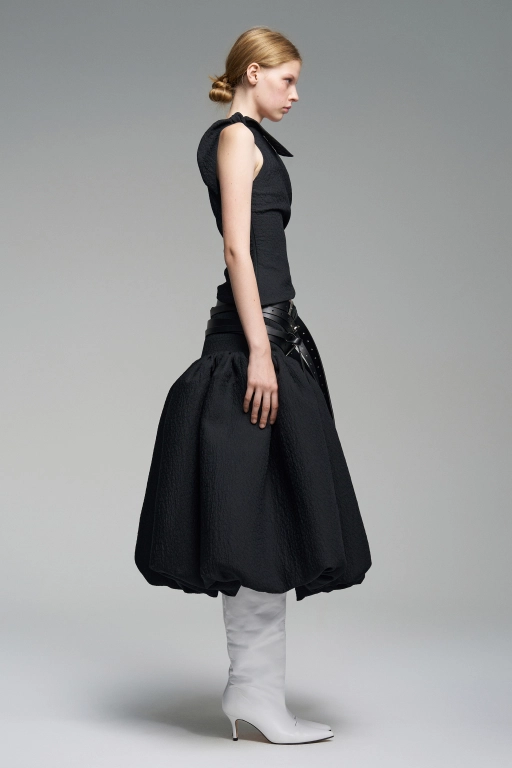 Белые высокие сапоги