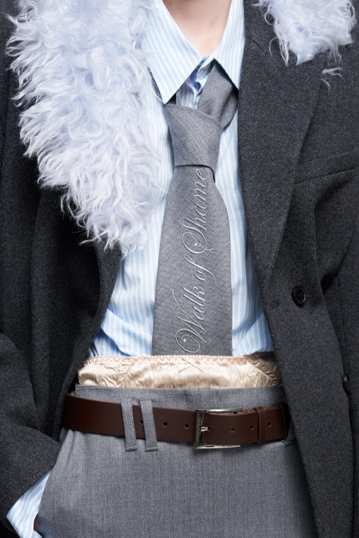 Галстук с вышивкой