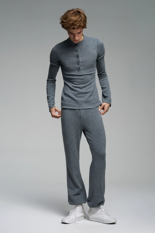 Лонгслив на пуговицах