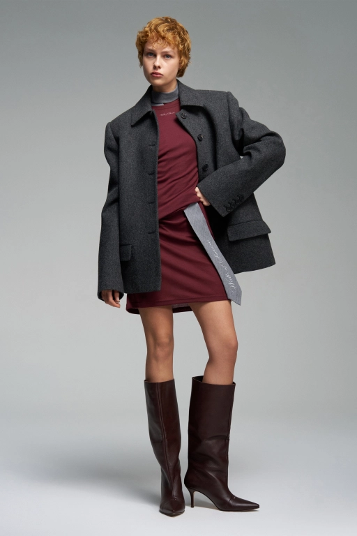 Платье-мини из тонкого трикотажа с логотипом