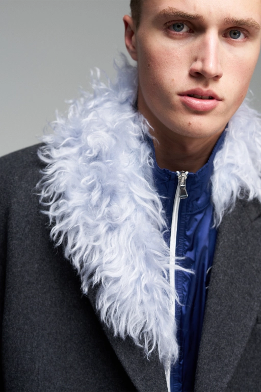 Бомбер из нейлона с вышивкой