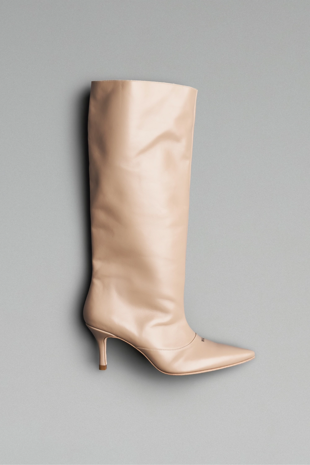Бежевые высокие сапоги
